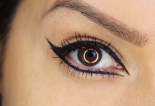 how to apply liquid eyeliner on lower lid