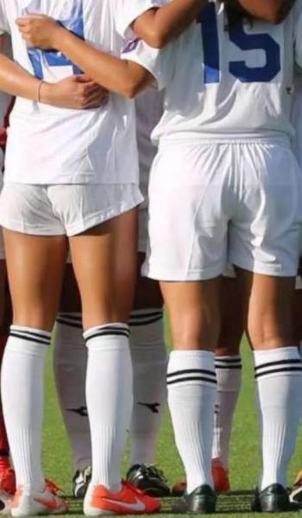 13 Photos That Prove There Are 2 Types of Girls in the World