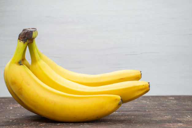 10 Good Reasons to Eat a Banana Today