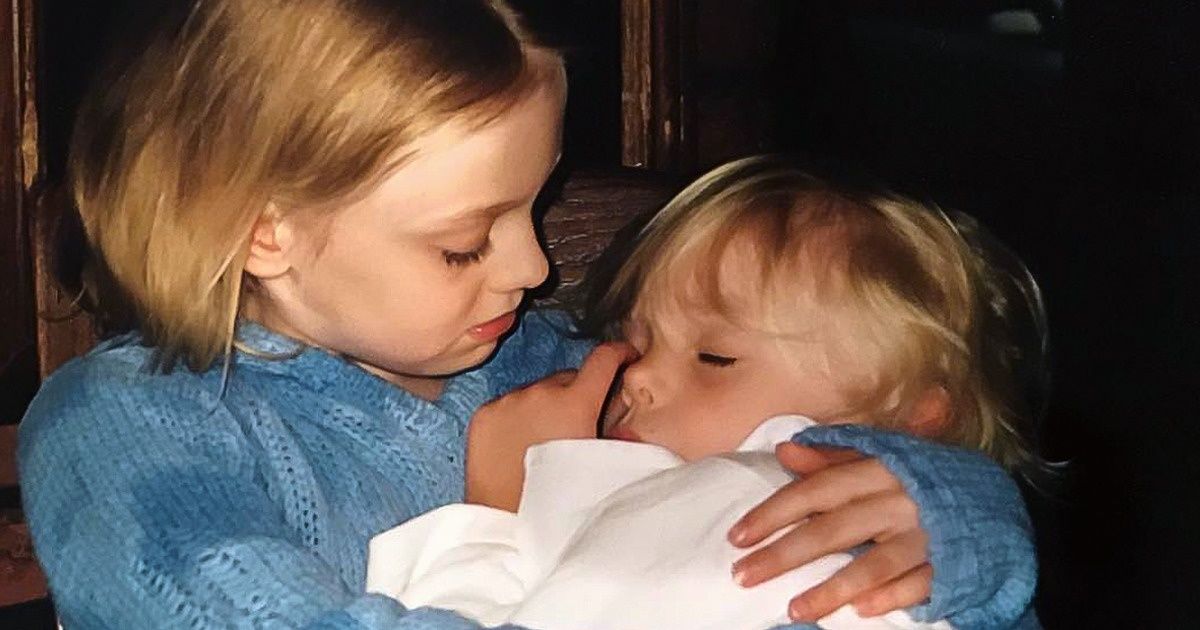 Why Your Older Sister Is One of the Most Important People in Your Life